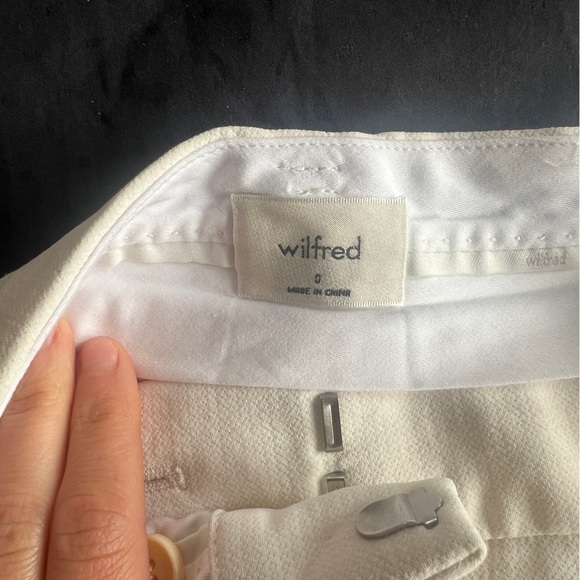 Aritzia effortless shorts white size 0 - Picture 5 of 5